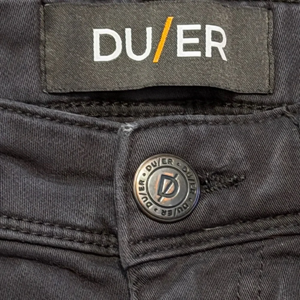 DU/ER No Sweat Pant Straight Fit Charcoal Gray Performance Trousers 32x32
